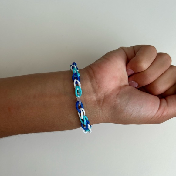 Single Loom Bracelet - Picture 3 of 3
